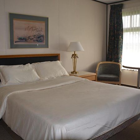 Kc'S Country Inn Vars Экстерьер фото